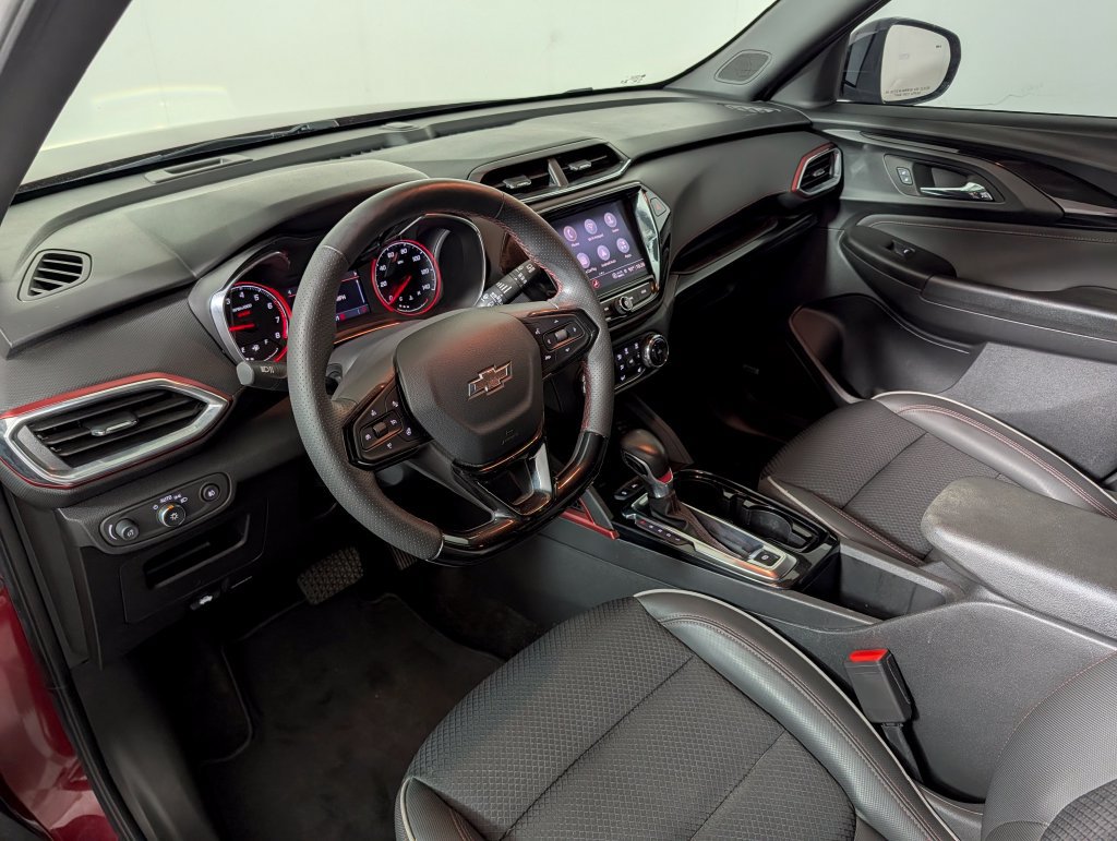 Used 2022 Chevrolet TrailBlazer RS w/ Sun and Liftgate Package FWD image 22