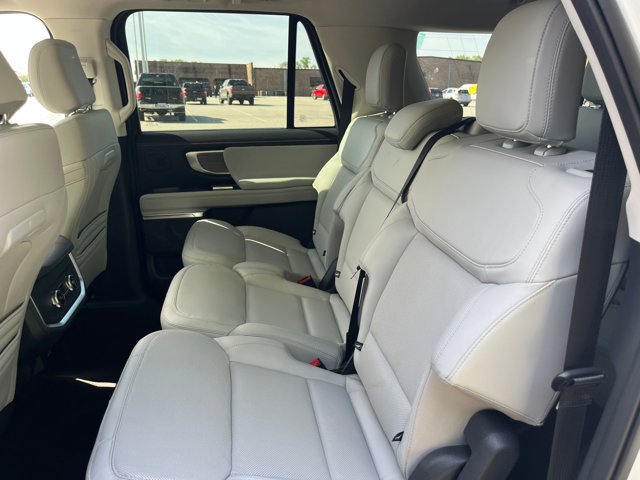 Certified 2025 Ford Expedition Max Platinum w/ Driver's Package AWD/4WD image 27
