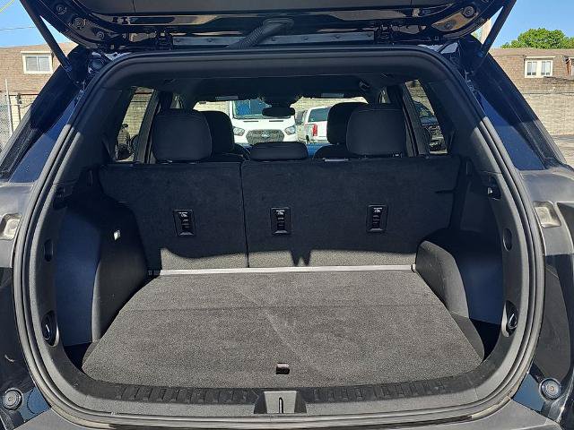 Used 2025 Chevrolet Equinox LT AWD/4WD image 12