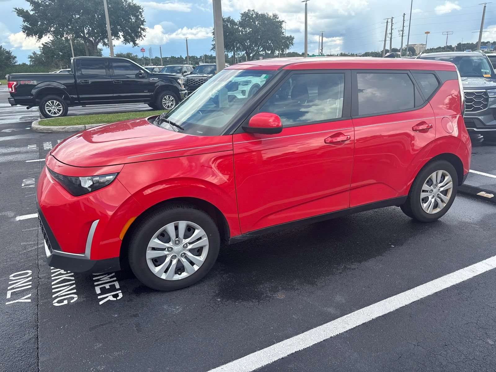 Used 2025 Kia Soul LX FWD image 6
