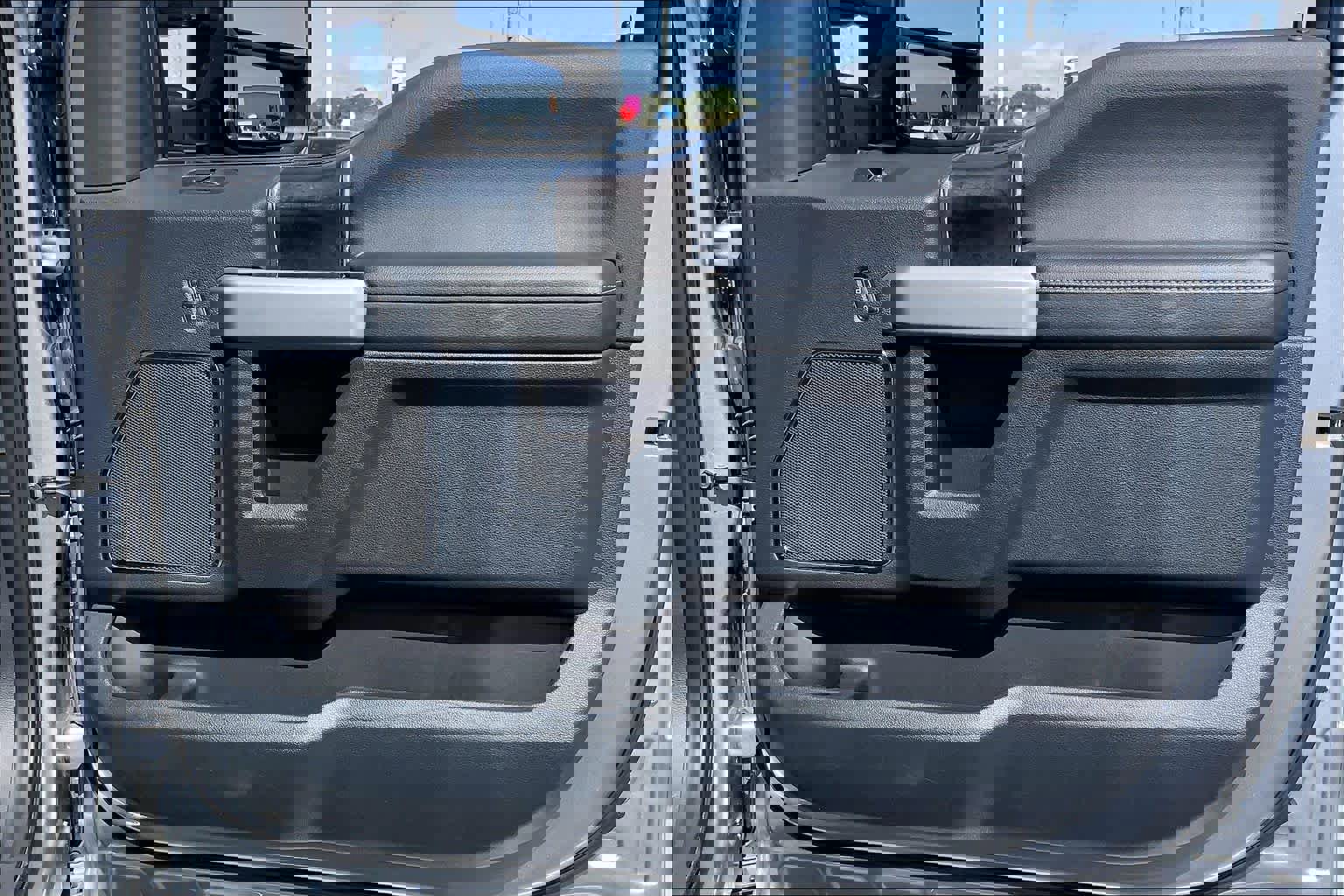 Certified 2022 Ford F250 Lariat w/ Tremor Off-Road Package image 23