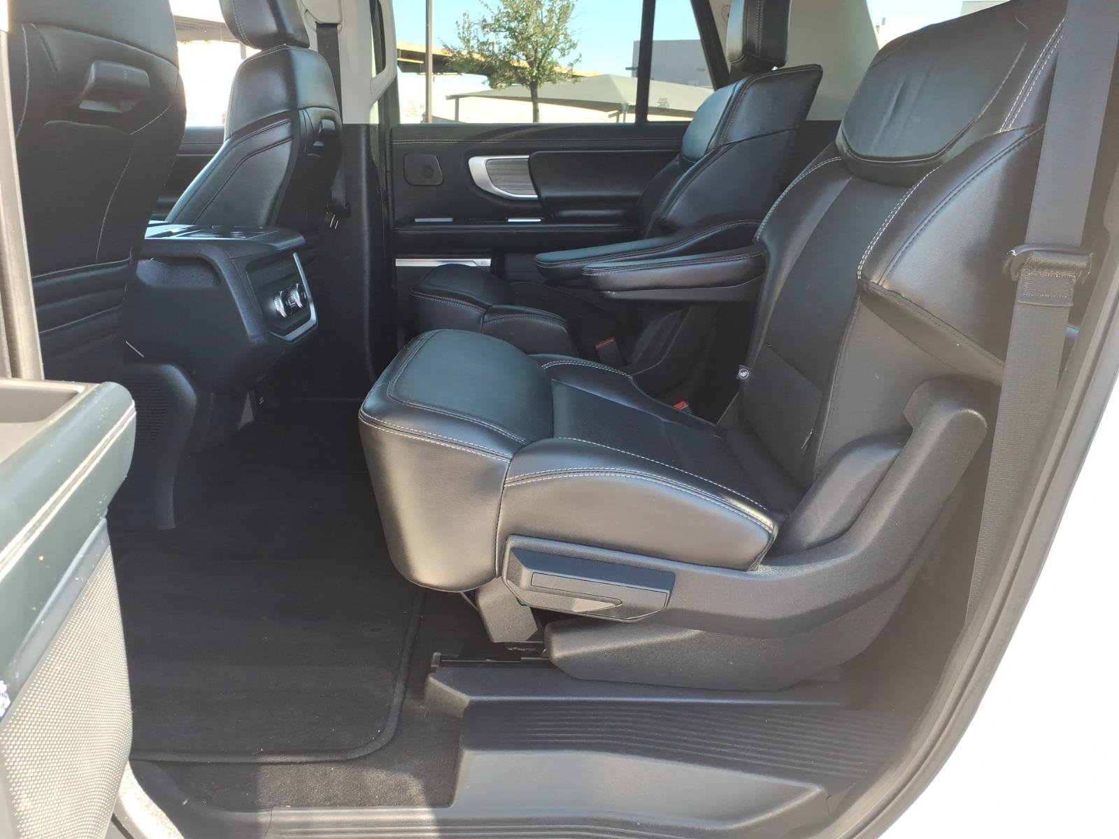 Certified 2025 Ford Expedition Max Platinum w/ Driver's Package AWD/4WD image 17