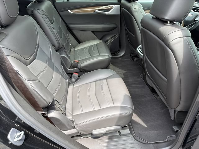 Used 2024 Cadillac XT6 Premium Luxury w/ Platinum Package FWD image 17