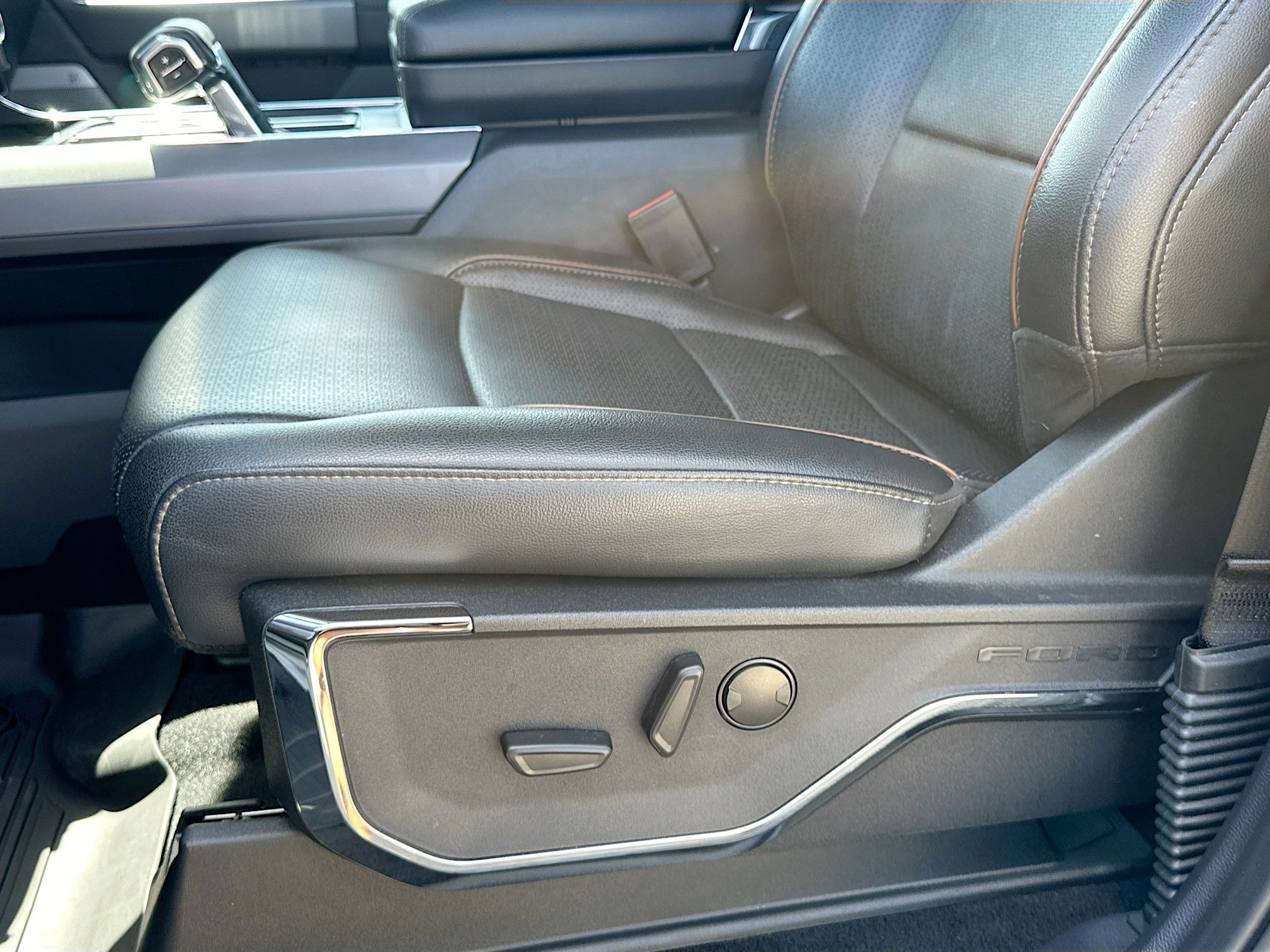 Certified 2024 Ford F150 Lariat w/ Bed Utility Package image 20