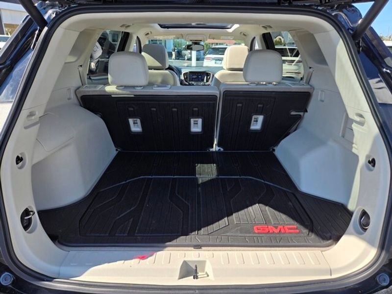 Used 2023 GMC Terrain Denali w/ Denali Premium Package image 16