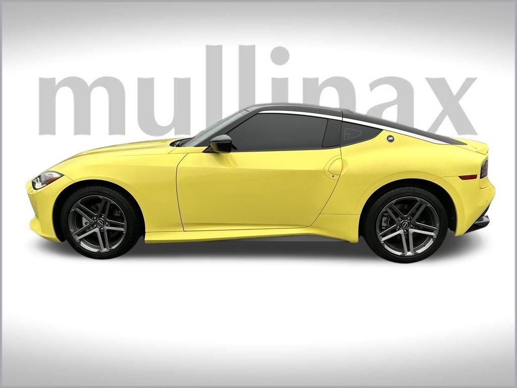 Used 2024 Nissan Z Sport w/ Floor Mat Package image 11