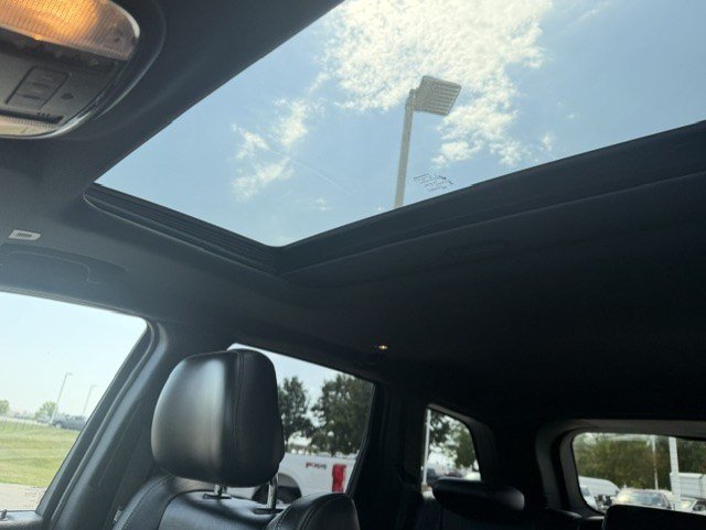 Used 2017 Jeep Grand Cherokee Limited AWD/4WD image 19