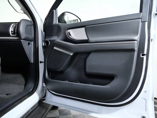 Certified 2025 Ford Expedition Active AWD/4WD image 11