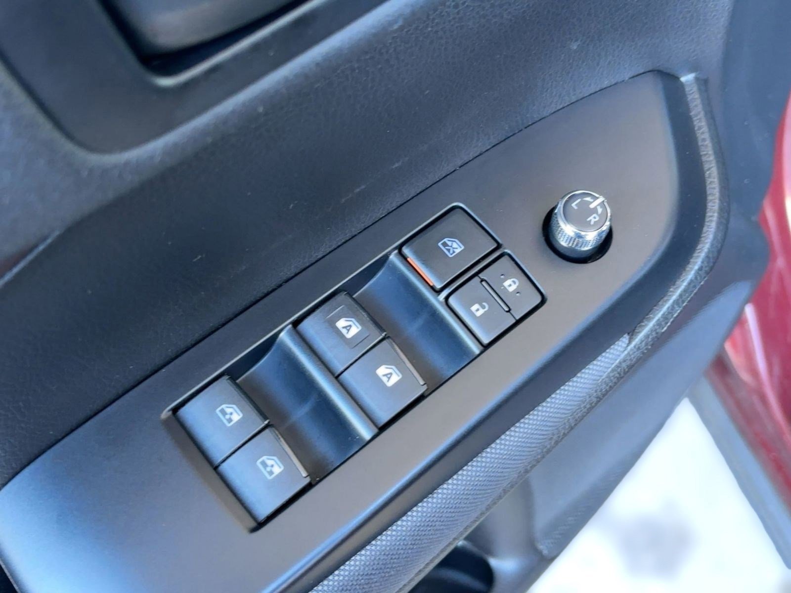 Used 2019 Toyota Highlander LE image 19