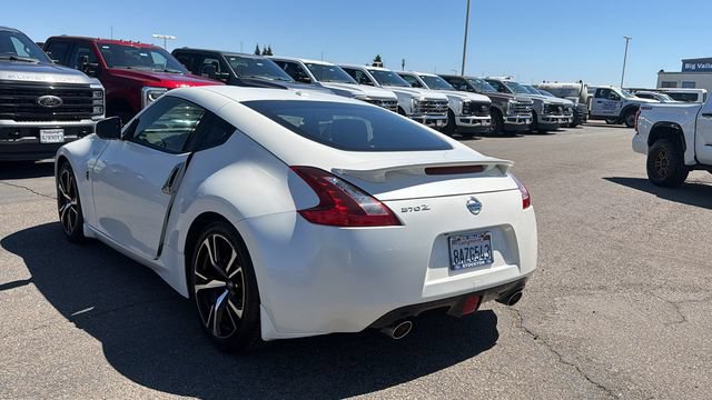 Used 2018 Nissan 370Z Coupe RWD image 5