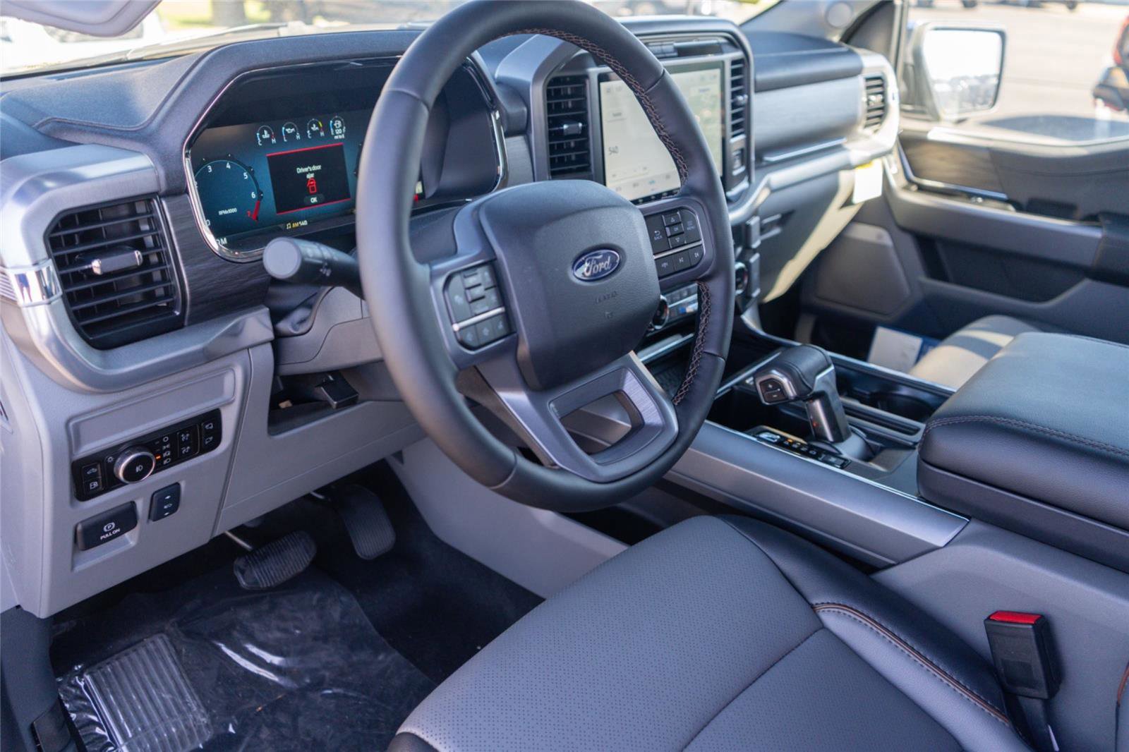 Certified 2025 Ford F150 Lariat w/ Equipment Group 501A Mid AWD/4WD image 8