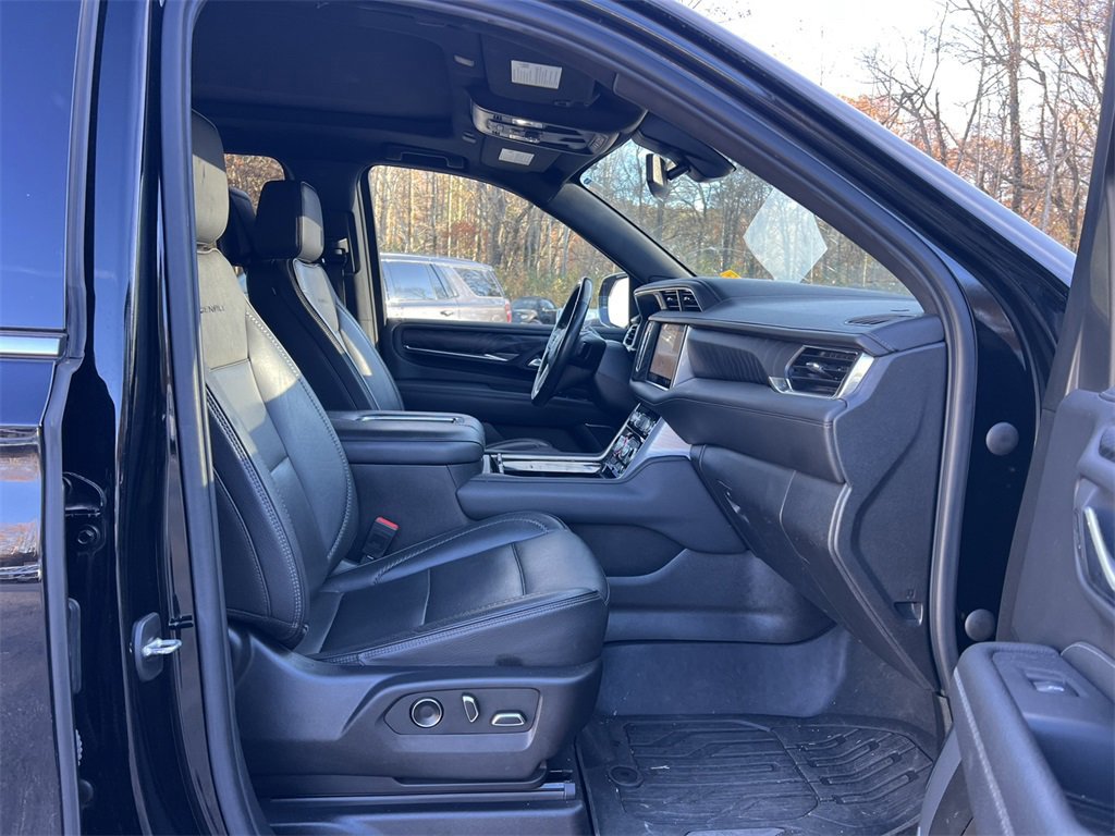 Used 2021 GMC Yukon XL Denali image 13