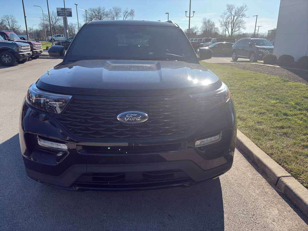 Certified 2023 Ford Explorer ST-Line w/ Class IV Trailer Tow Package image 3