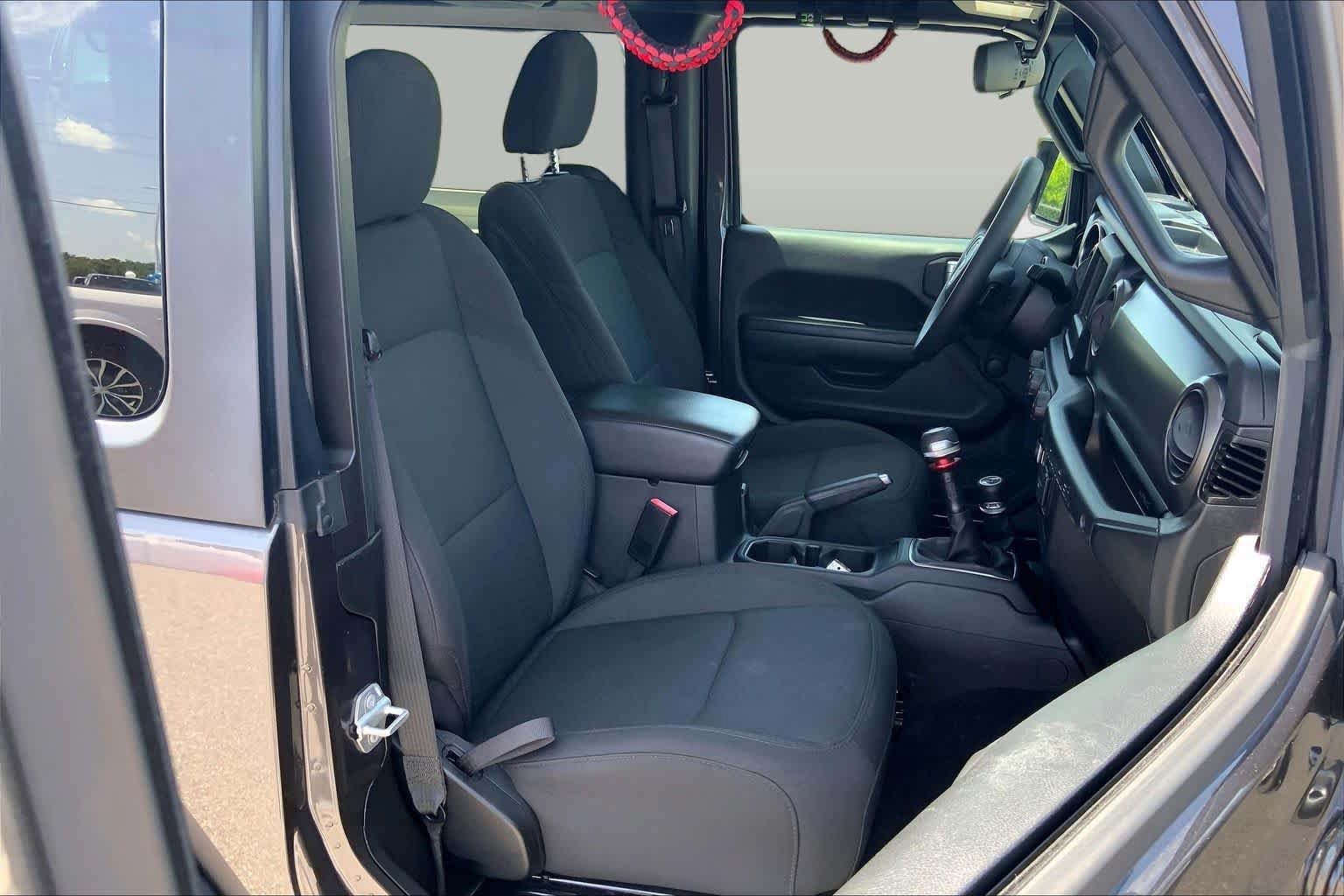 Used 2022 Jeep Wrangler Sport AWD/4WD image 9