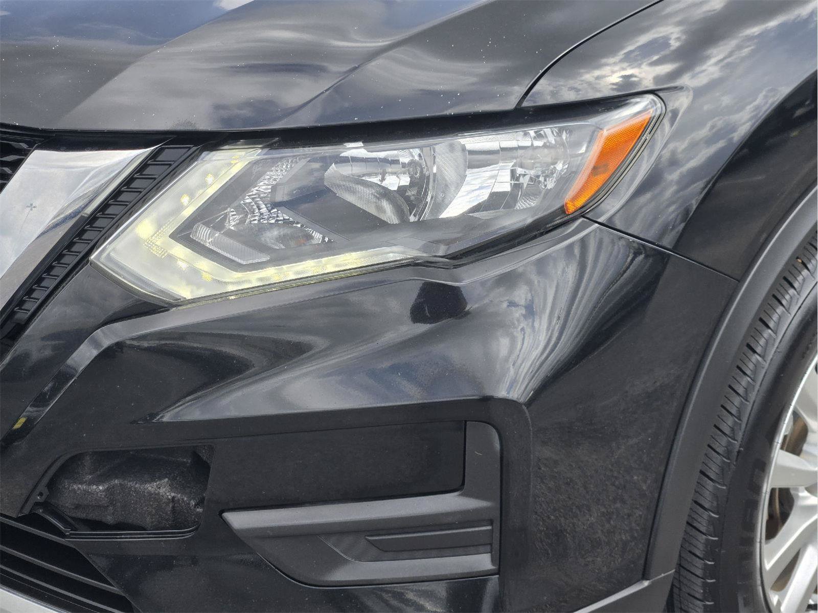 Used 2017 Nissan Rogue SV FWD image 10