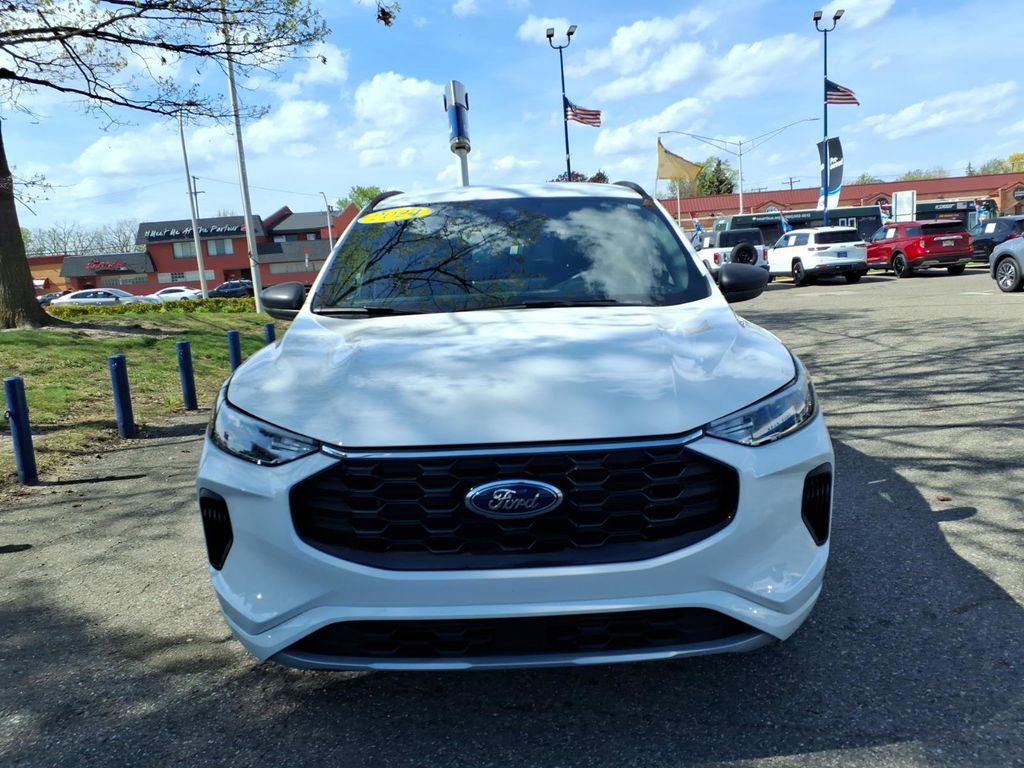 Certified 2024 Ford Escape ST-Line w/ Tech Pack #1 AWD/4WD image 3