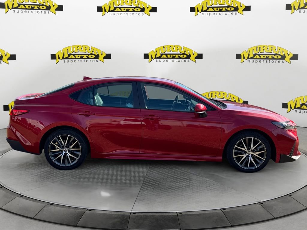 Used 2025 Toyota Camry SE image 7
