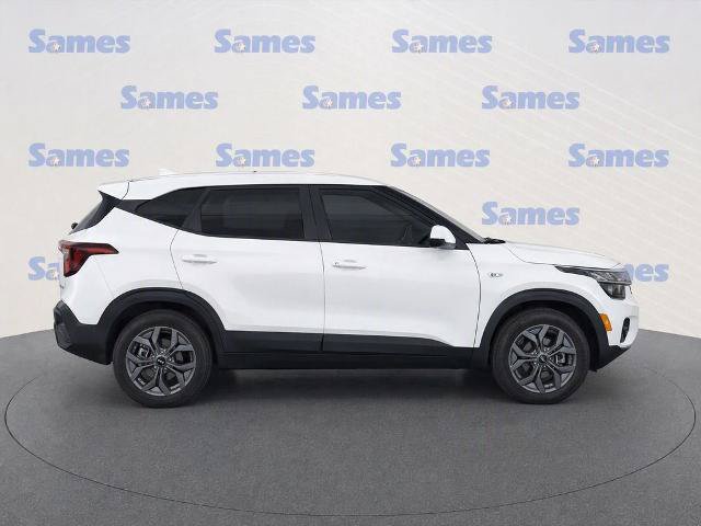 Used 2025 Kia Seltos LX AWD/4WD image 8