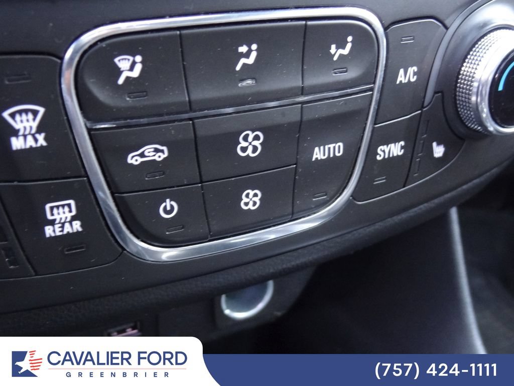 Used 2023 Chevrolet Traverse Premier w/ Redline Edition AWD/4WD image 9