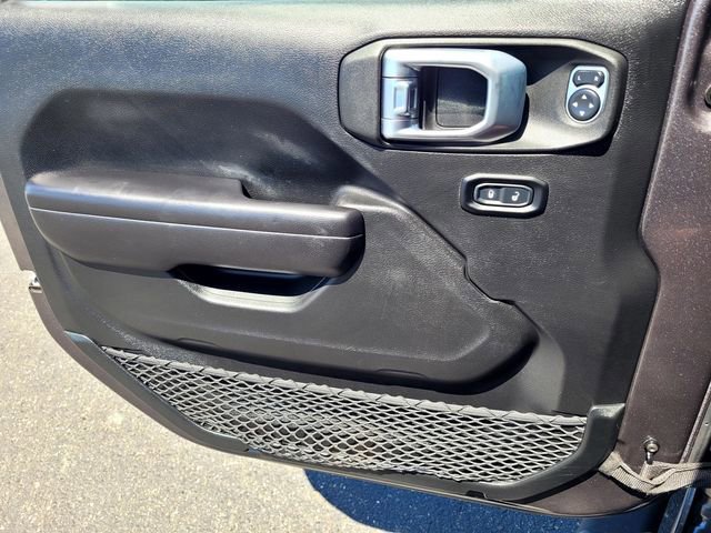 Used 2021 Jeep Gladiator Willys image 14