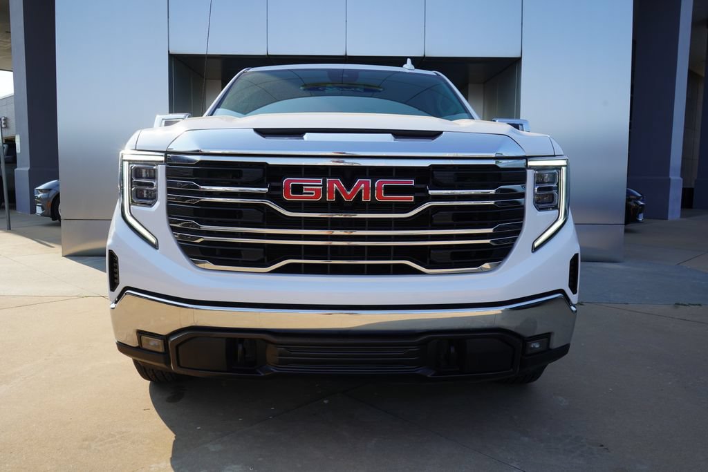 Used 2025 GMC Sierra 1500 SLT RWD image 3