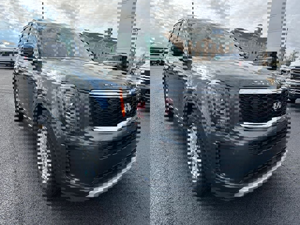 Used 2022 Kia Telluride LX video 2