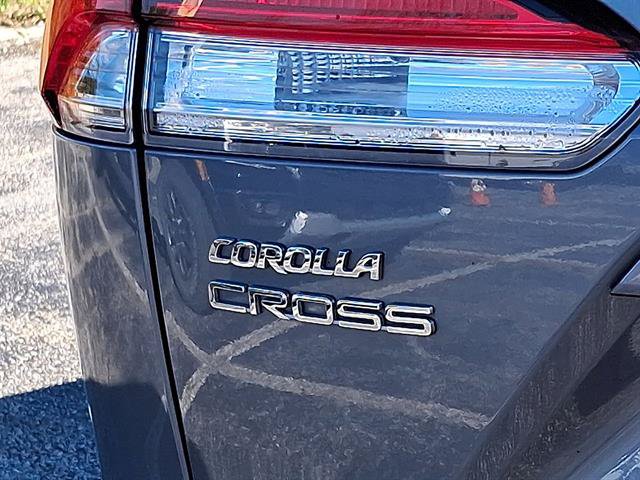 Used 2023 Toyota Corolla Cross LE AWD/4WD image 23