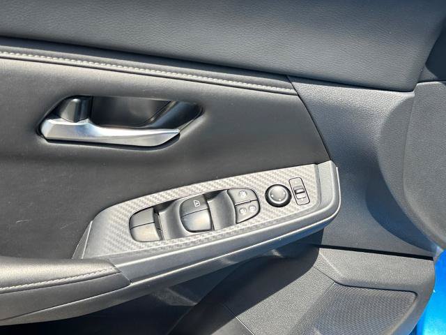 Used 2025 Nissan Sentra SV FWD image 13