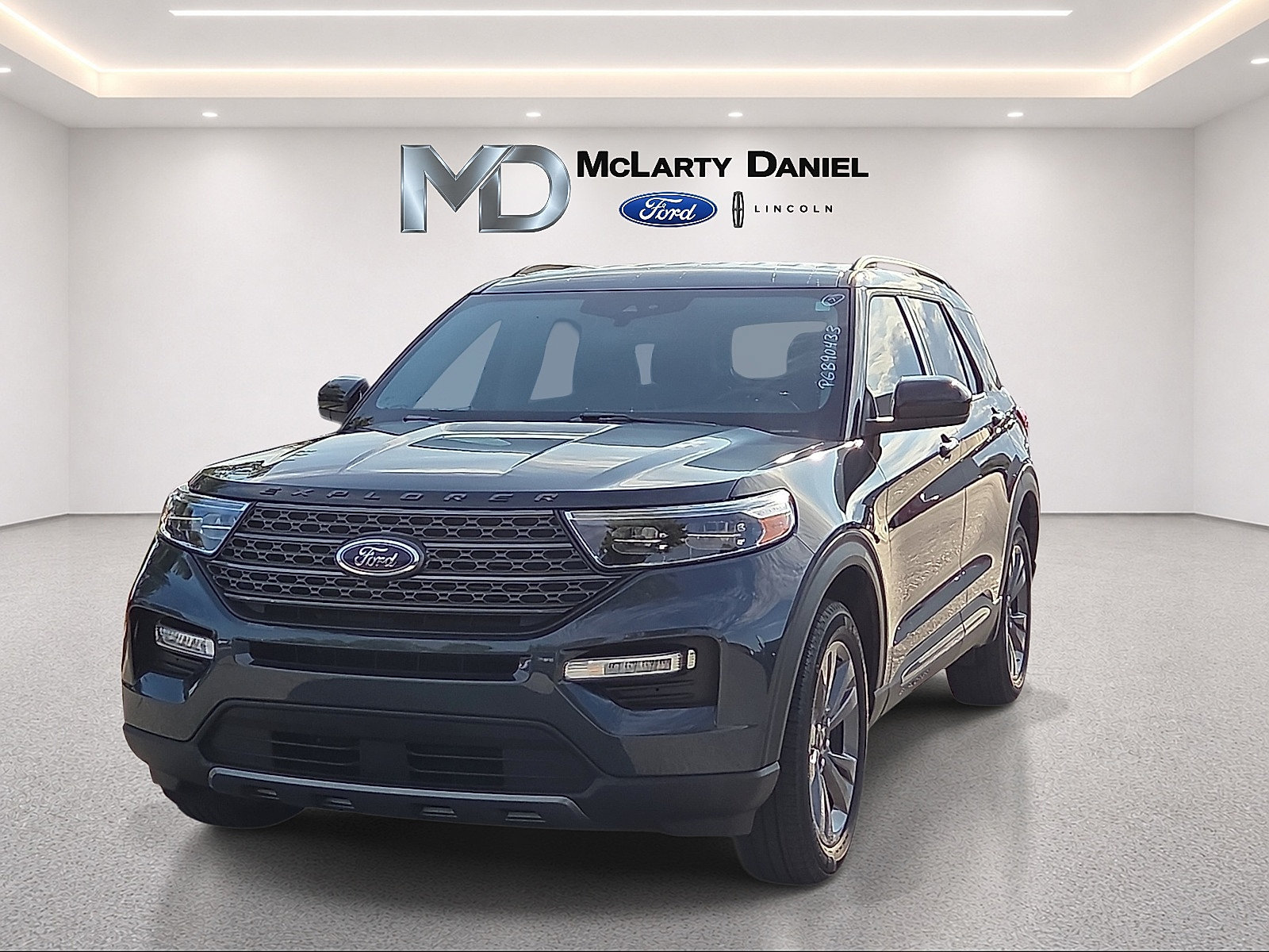 Certified 2023 Ford Explorer XLT w/ Equipment Group 202A AWD/4WD image 2