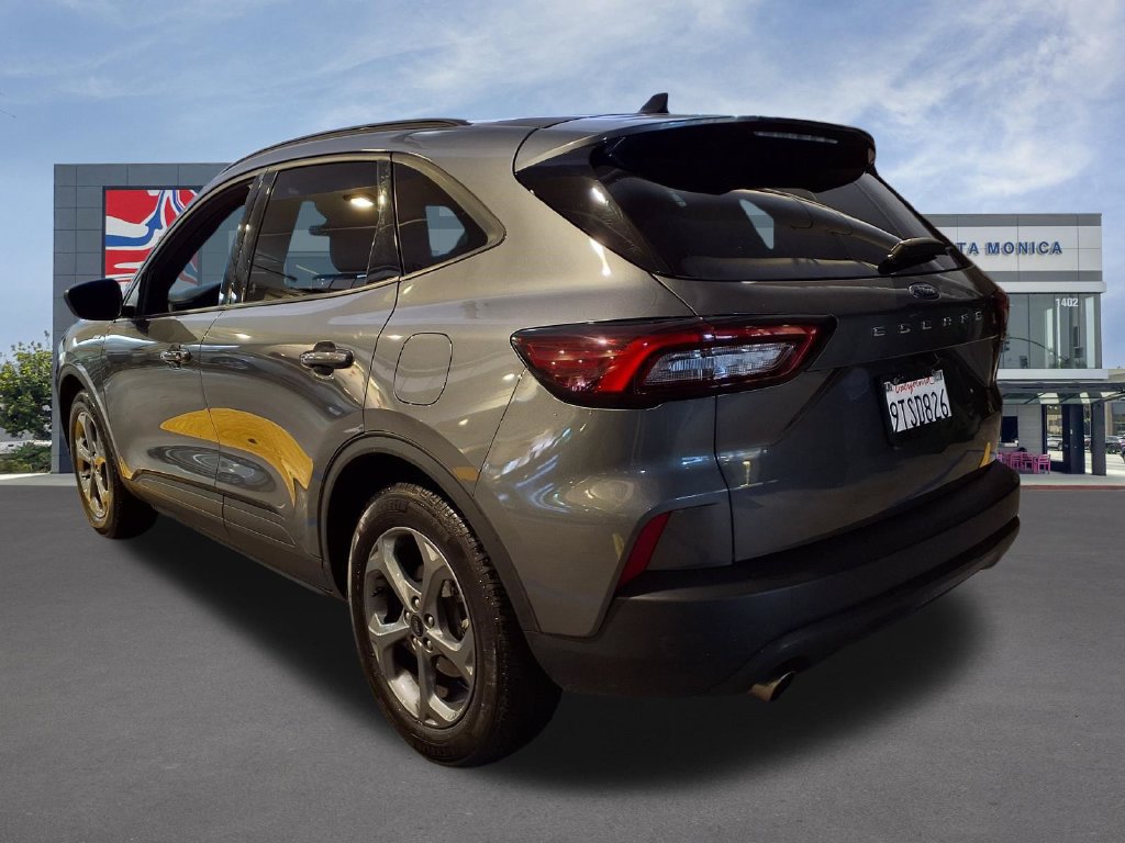 Certified 2025 Ford Escape ST-Line FWD image 3
