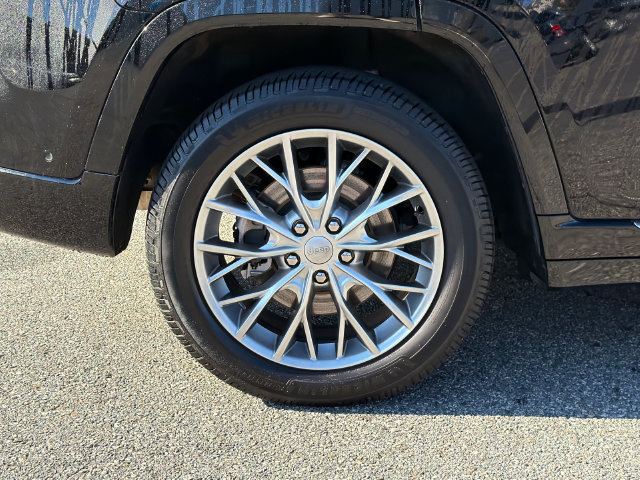 Used 2022 Jeep Grand Cherokee Summit w/ Adv Protech Group IV AWD/4WD image 19