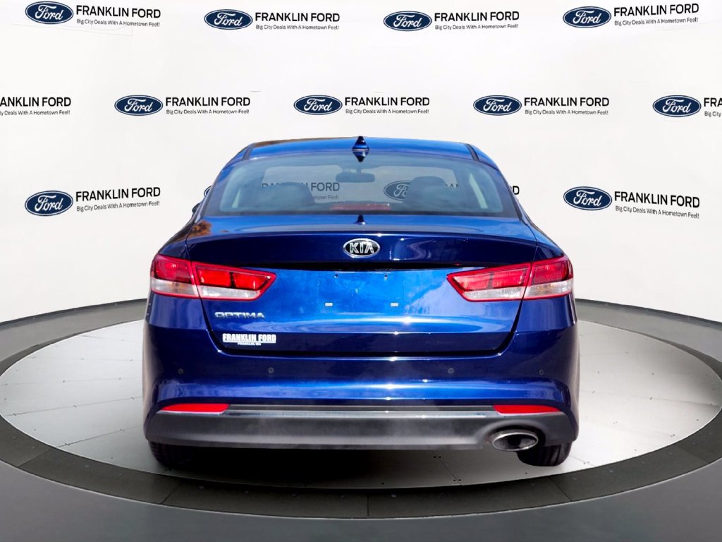 Used 2018 Kia Optima LX w/ 17" Alloy Wheels Package FWD image 4