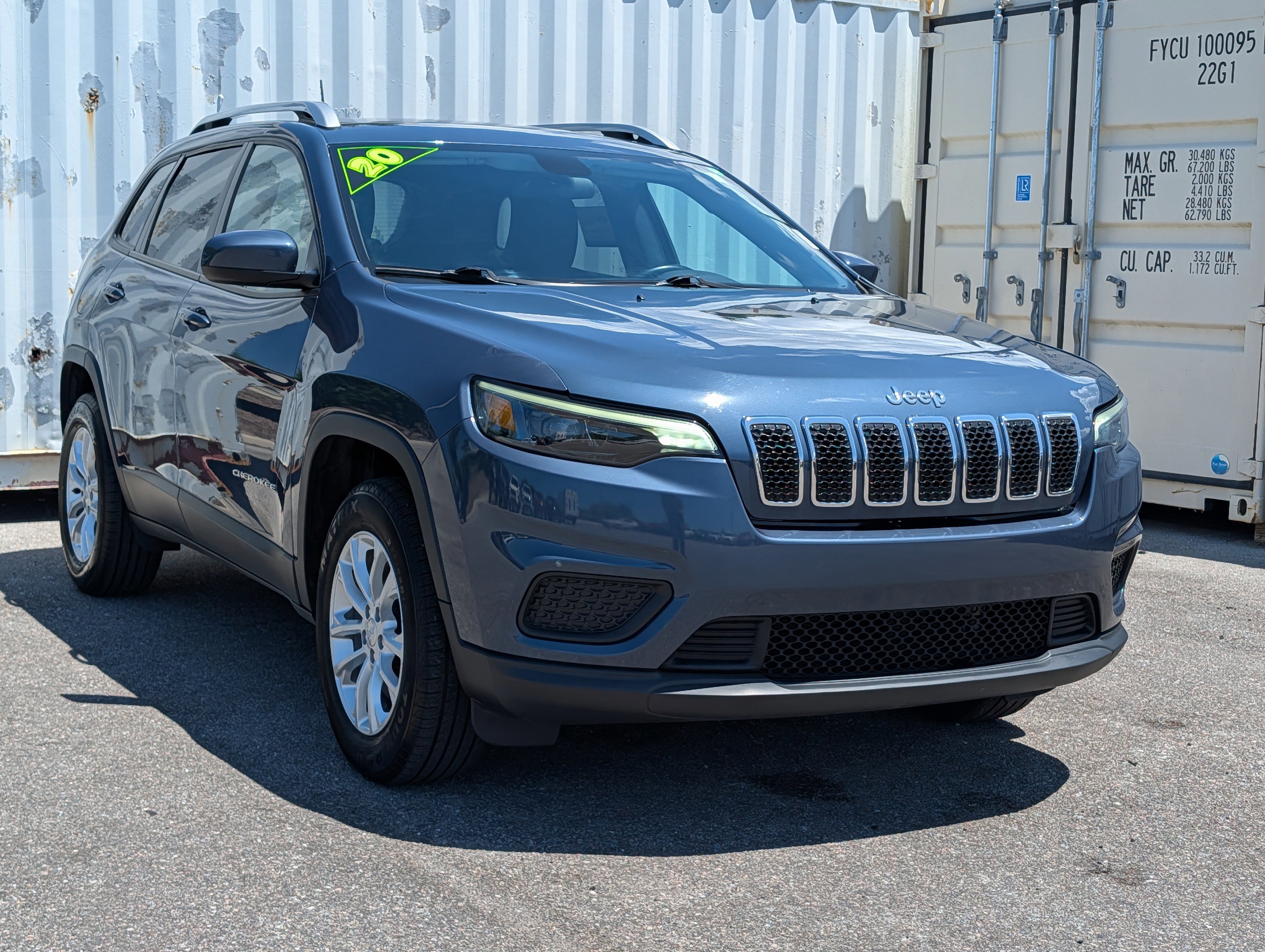 Used 2020 Jeep Cherokee Latitude w/ Cold Weather Group AWD/4WD image 6