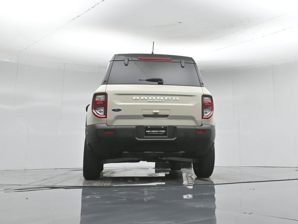 Certified 2025 Ford Bronco Sport Outer Banks w/ Outer Banks Tech Package+ AWD/4WD image 52