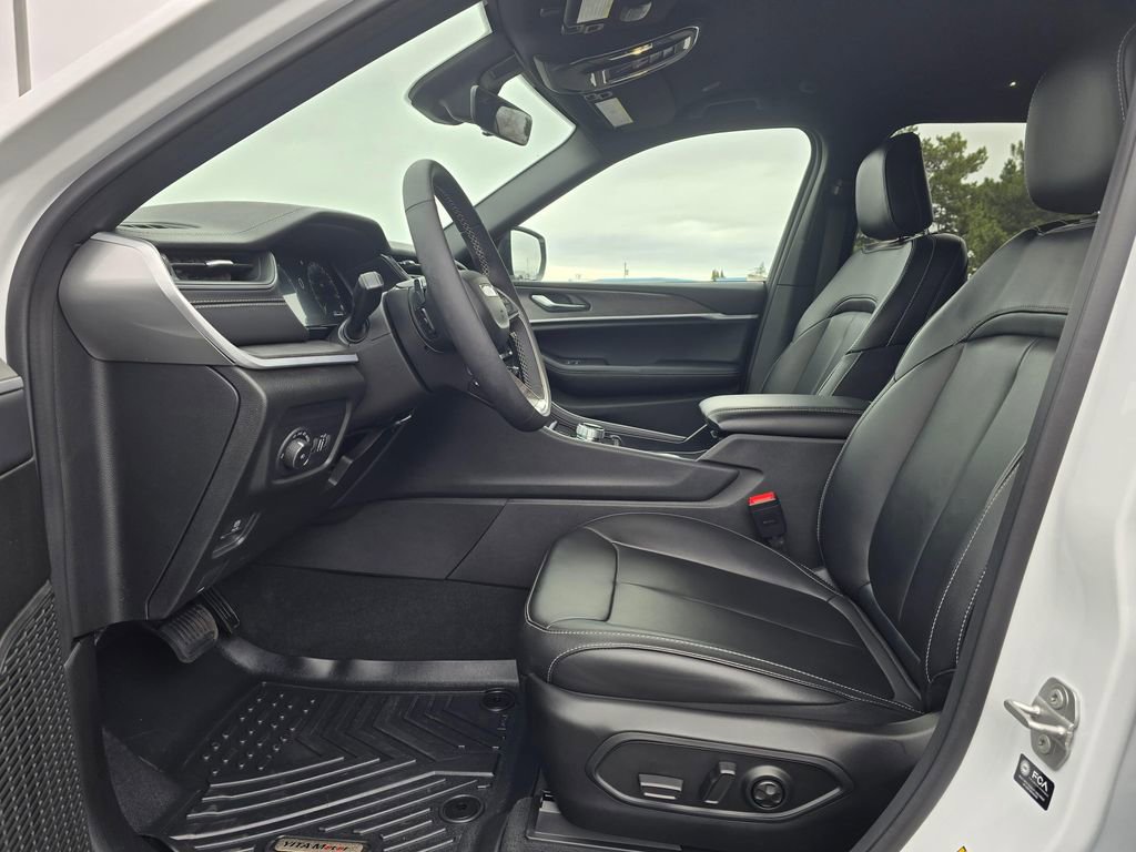 Used 2025 Jeep Grand Cherokee L Limited w/ Trailer Tow Package image 11