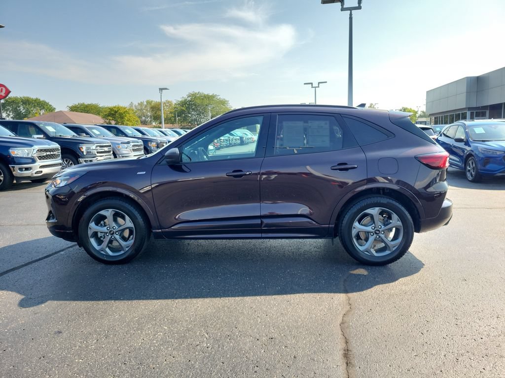 Certified 2023 Ford Escape ST-Line w/ Tech Pack #1 AWD/4WD image 7