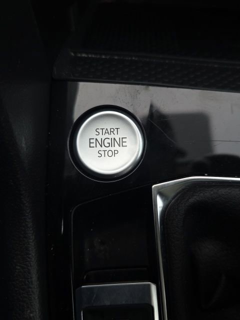 Used 2024 Volkswagen Taos SE image 37