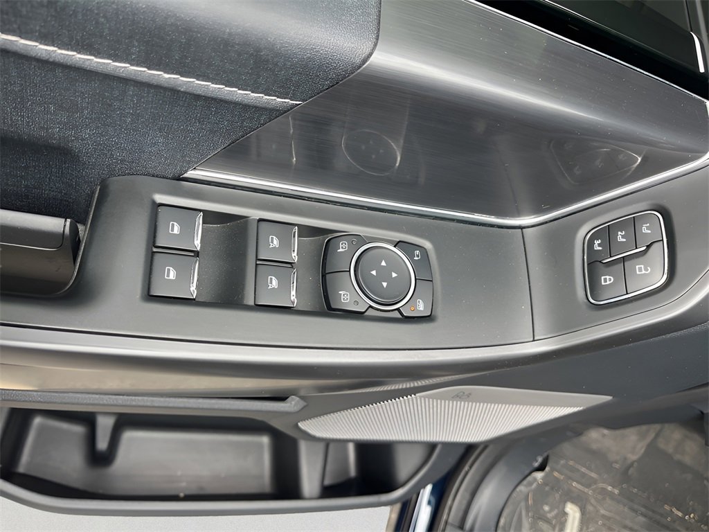 Certified 2025 Ford F150 Lariat w/ Equipment Group 501A Mid image 9