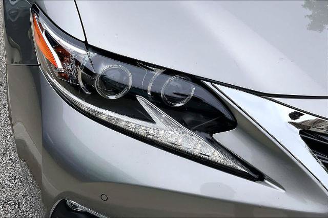 Used 2017 Lexus ES 350 w/ Luxury Package FWD image 28