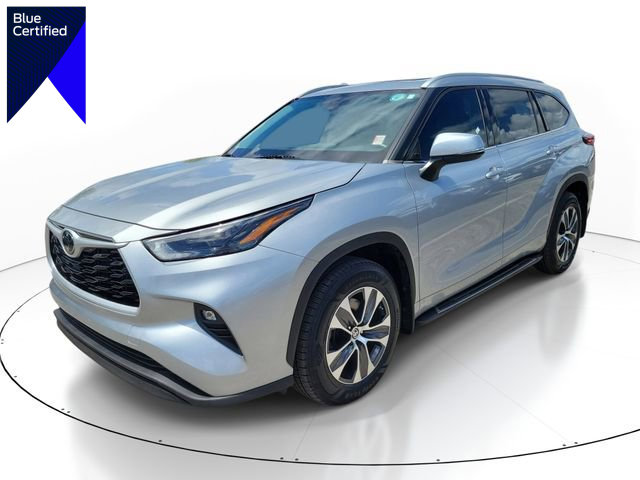 Used 2022 Toyota Highlander XLE FWD image 1