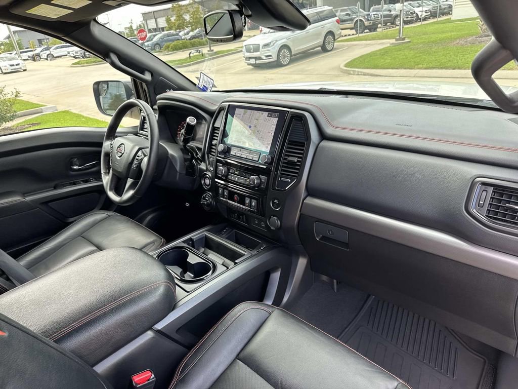 Used 2021 Nissan Titan PRO-4X w/ Pro-4x Convenience Package AWD/4WD image 16