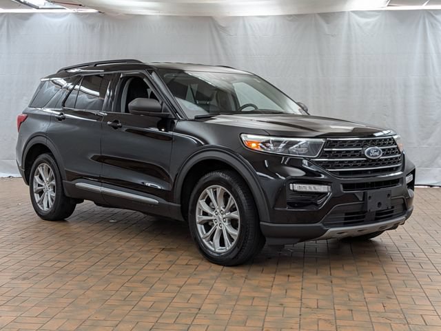 Certified 2023 Ford Explorer XLT w/ Equipment Group 202A AWD/4WD image 1