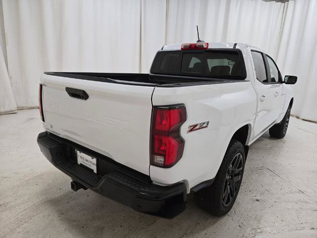 Used 2025 Chevrolet Colorado Z71 w/ Technology Package AWD/4WD image 13
