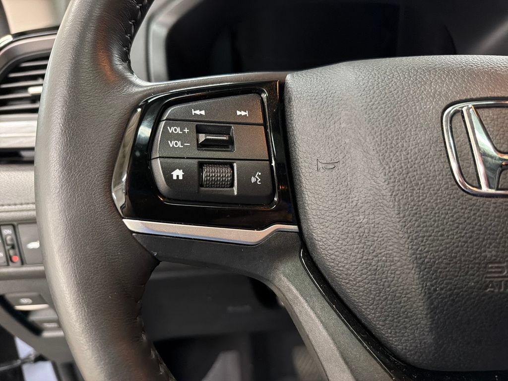 Used 2025 Honda Odyssey Elite image 21