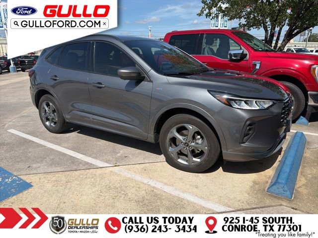 Certified 2023 Ford Escape ST-Line Select AWD/4WD image 2