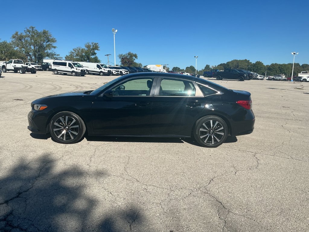 Used 2024 Honda Civic EX image 2