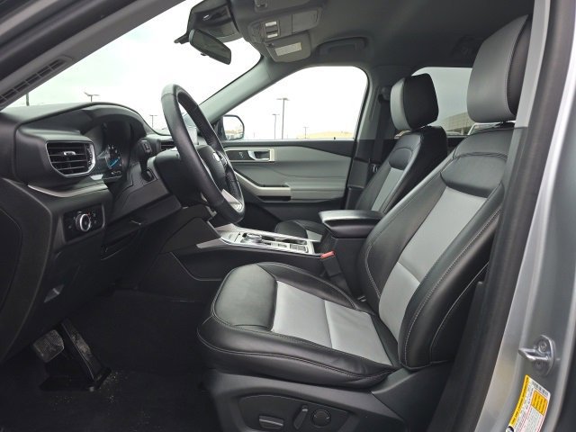 Certified 2023 Ford Explorer XLT w/ Equipment Group 202A image 11