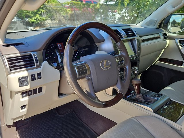 Used 2018 Lexus GX 460 Premium w/ Premium Package AWD/4WD image 10