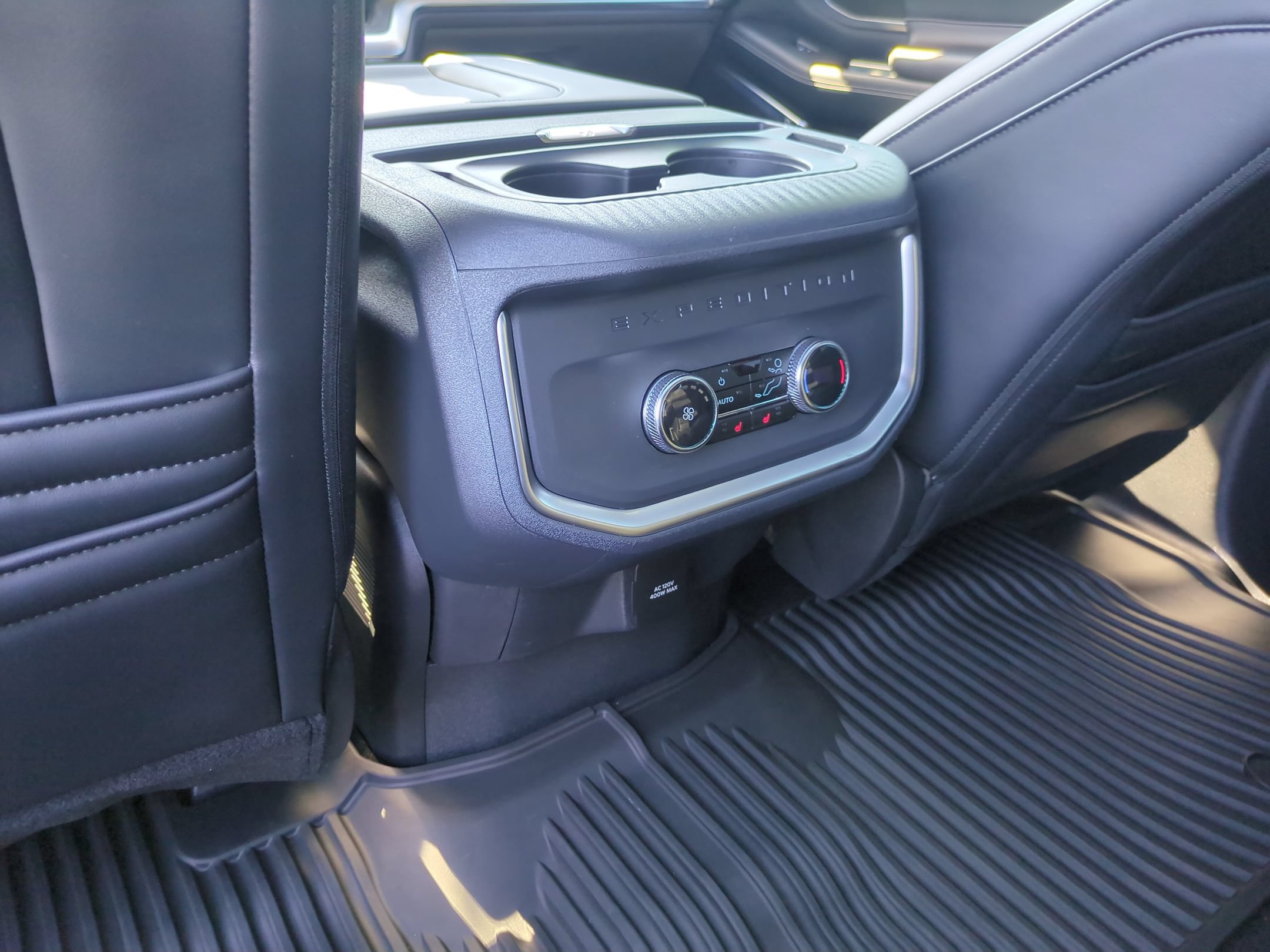 Certified 2025 Ford Expedition Platinum w/ Stealth Appearance Package AWD/4WD image 30