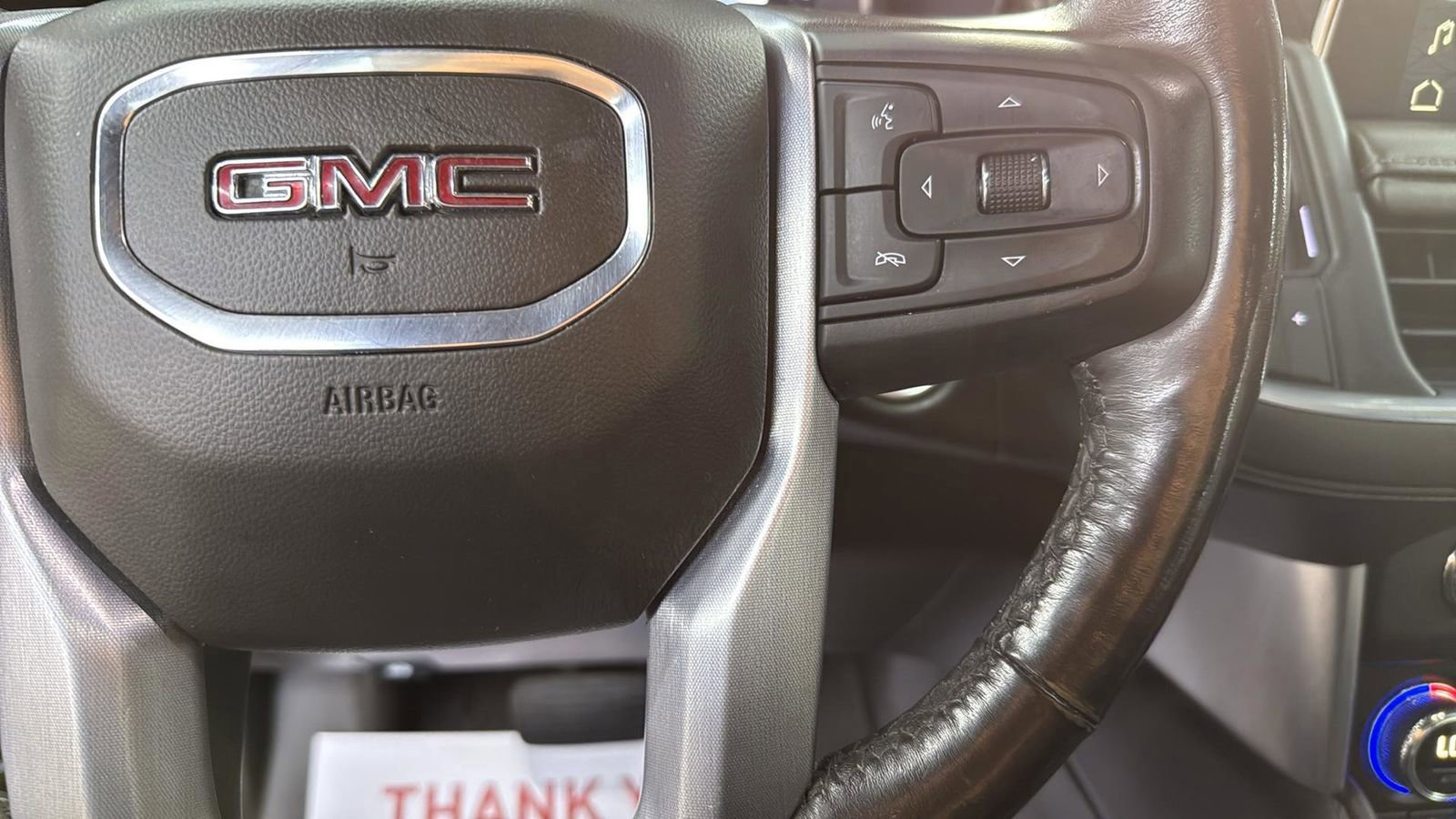 Used 2022 GMC Yukon XL SLT w/ SLT Luxury Package image 15